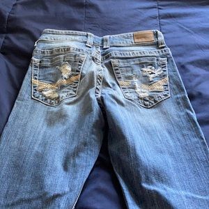 Skinny jeans from the buckle